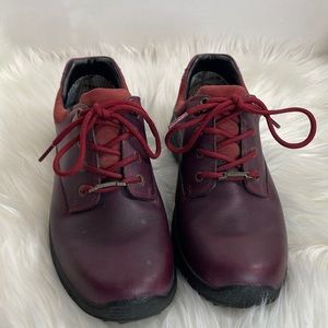 Women’s Hotter made in England waterproof shoes dark burgundy “ramble” US-SZ 9